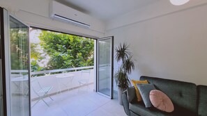 TV - STAY Vital Elegance apartment (Limassol)