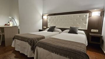 Escriptori i wifi gratuïta