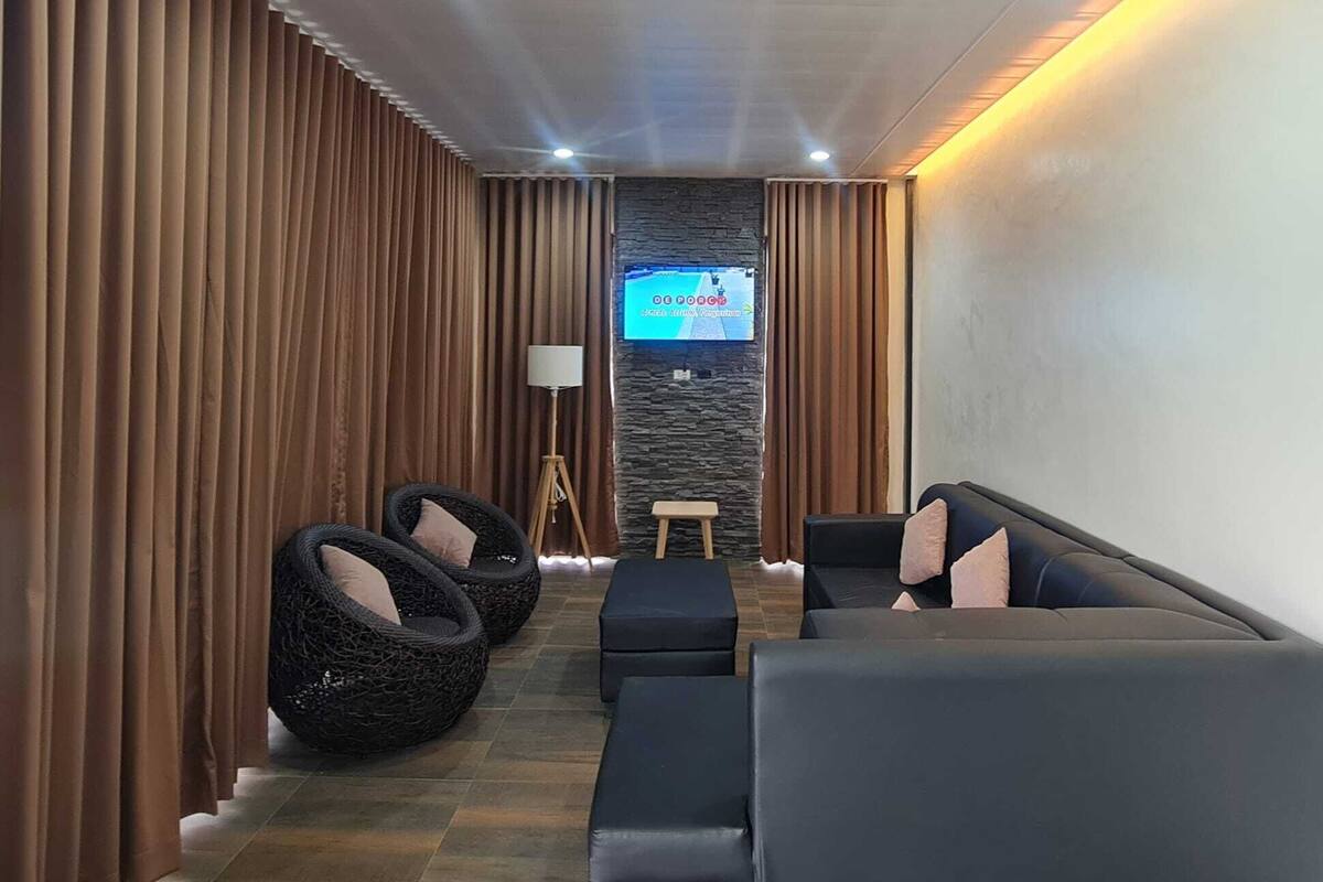 Peralatan tempat tidur premium, peti besi dalam bilik 