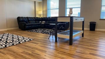 Apartment, Private Bathroom, City View | Lounge