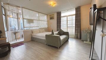 Individually furnished, free WiFi