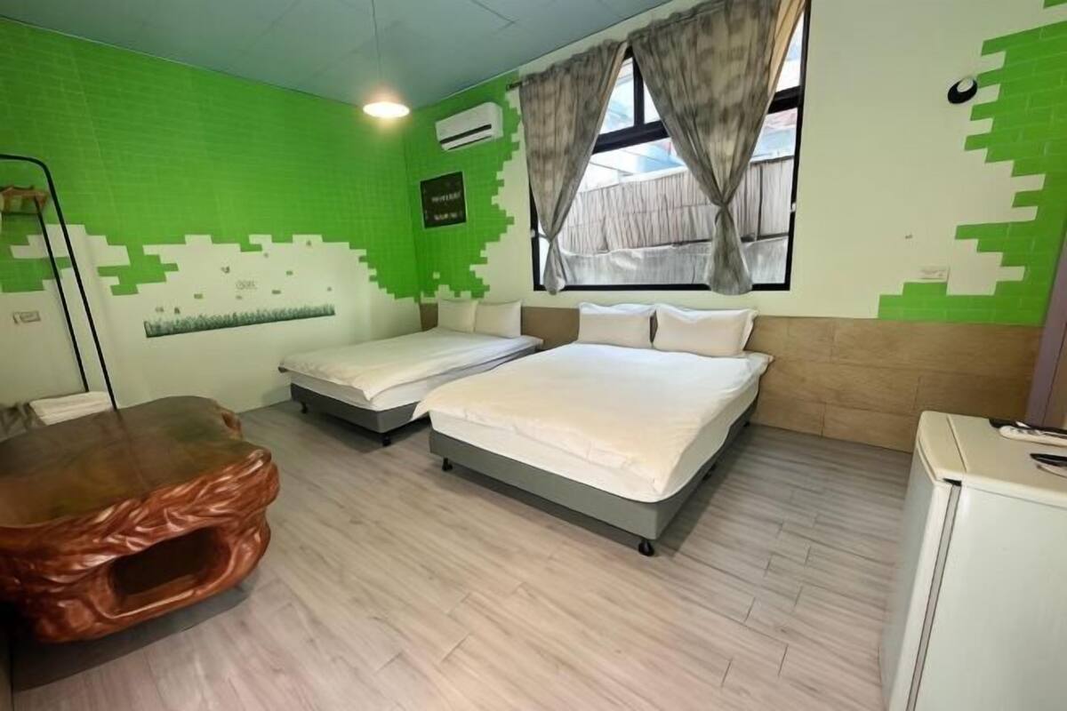 Free WiFi, individually furnished