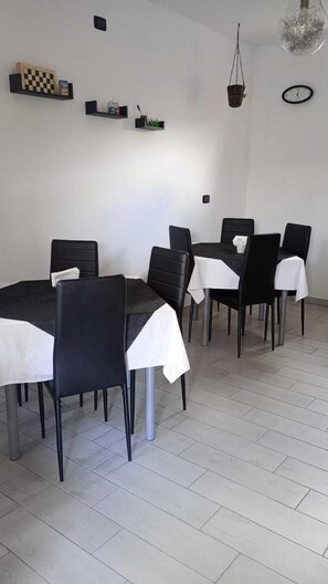 Tägliches inbegriffenes Frühstücksbuffet