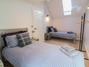 2 bedrooms, individually decorated, individually furnished, free WiFi