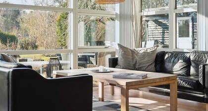 Cozy cottage only 500 m from the sea