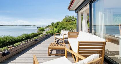 Lovely beach house with panoramic view