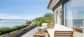 Lovely beach house with panoramic view