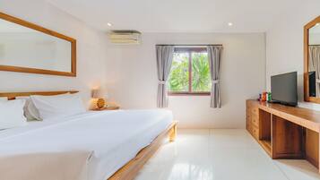 Villa | 2 bedrooms, in-room safe, desk, laptop workspace