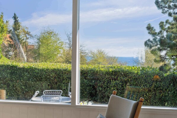 Interior - Idyllic holiday home near cliffs and beach (Gudhjem)