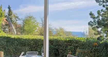 Idyllic holiday home near cliffs and beach