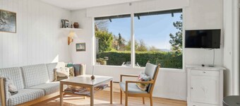 Idyllic holiday home near cliffs and beach