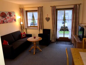 TV, books - Appartement mit 1 Sep. Schlafzimmer (Oy-Mittelberg)