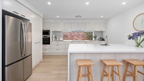 Fridge, microwave, oven, stovetop - By The Bay - 66 Randall Dr (Salamander Bay)