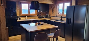 Fridge, microwave, oven, stovetop - Authenticity, Comfort, Sport and Relaxation (Foncine-le-haut)