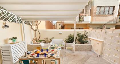 La Caravella 2 :beachfront, new and charming apartment in the center.