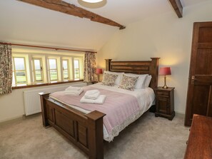 4 Schlafzimmer, individuell dekoriert, individuell eingerichtet