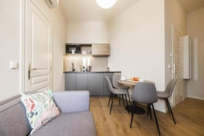 Studio Apartment Attic | Private kitchen - Franz BY ZEITRAUM (Prague)