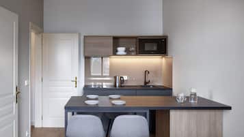Apartment | Private kitchen | Fridge, microwave, oven, stovetop