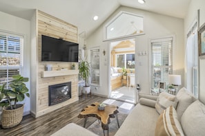 Interior - Biggie Smalls (Woodland Park)