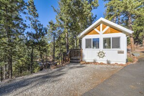 Exterior - Biggie Smalls (Woodland Park)