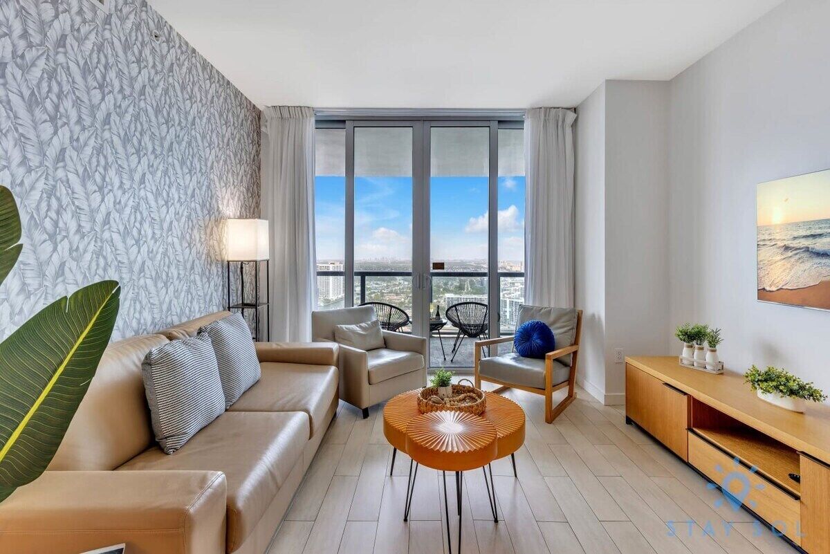 テレビ、書斎 / ワークスペース