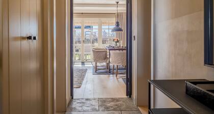 Exkl. Luxus-Hausteil unter Reet mit 4 Zimmern auf ca. 150 m², für bis zu 6 Pers.