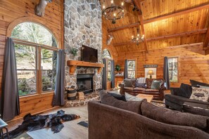 Smart TV, fireplace
