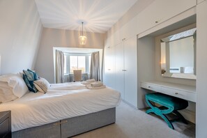 4 Schlafzimmer, Schreibtisch, Bügeleisen/Bügelbrett, WLAN