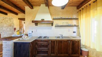 Fridge, microwave, dishwasher, coffee/tea maker