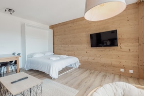 Soundproofing, iron/ironing board, free WiFi, bed sheets