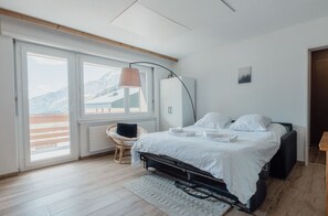 1 chambre, fer et planche Ă repasser, Wi-Fi gratuit, draps fournis