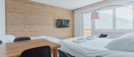 Bügeleisen/Bügelbrett, kostenloses WLAN, Bettwäsche