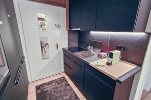 Geladeira, fogão, cooktop, lava-louças