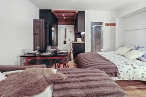 1 bedroom, iron/ironing board, free WiFi, bed sheets