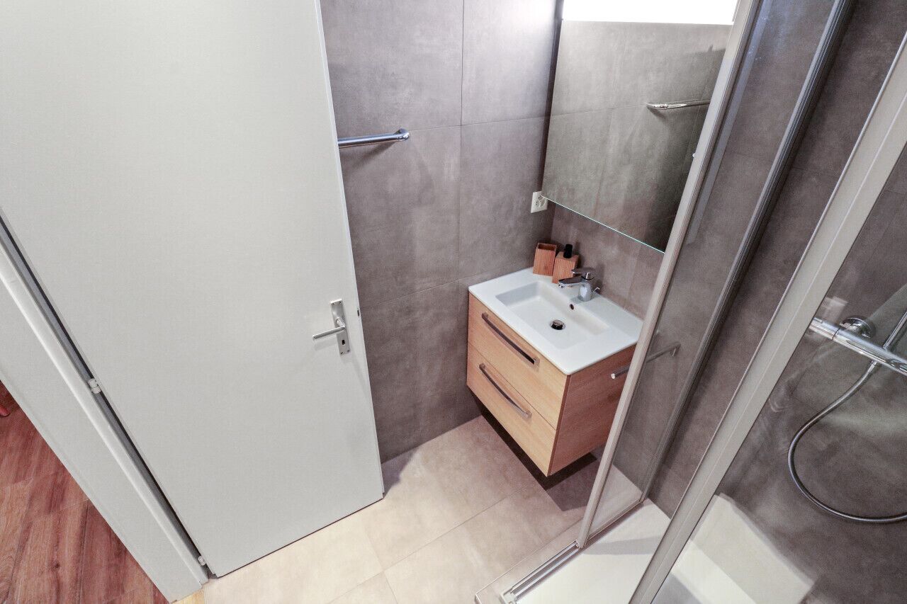 Hair dryer, towels