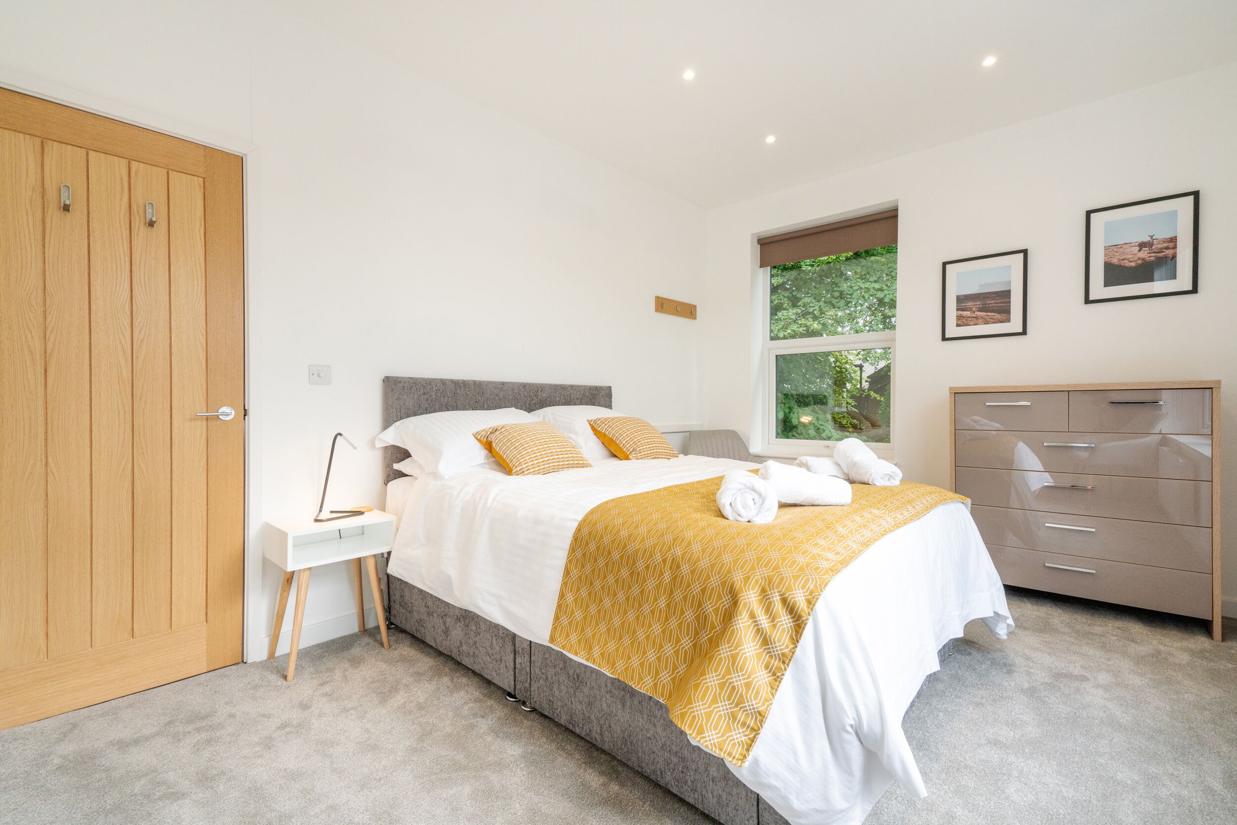 3 quartos, individualmente decorados, individualmente mobiliados