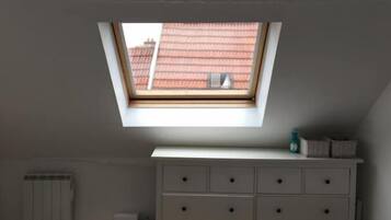 1 habitación, wifi y ropa de cama