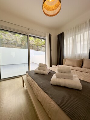 1 bedroom - Welcome to Our Luxurious 1-bedroom Private Residence With a Special Patio (Aglantzia)