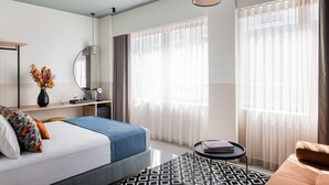 Deluxe Double or Twin Room | 低刺激性寝具、ミニバー (無料)、防音設備、WiFi (無料)