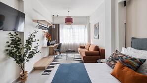 Deluxe Double or Twin Room | 低刺激性寝具、ミニバー (無料)、防音設備、WiFi (無料)