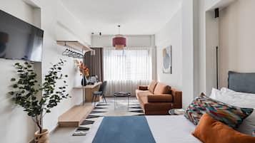 Ropa de cama hipoalergénica y minibar con artículos gratuitos