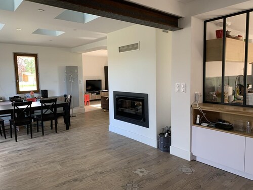 Family-friendly house near Vichy with garden and activities