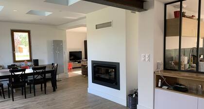 Family-friendly house near Vichy with garden and activities