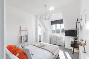 Apartment | 2 bedrooms, free WiFi, bed sheets - Immaculate 2-bed Apartment in Hove (Hove)