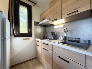 Refrigerador, microondas, horno