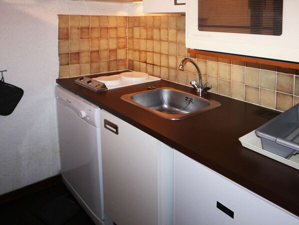 Kühlschrank, Mikrowelle, Geschirrspüler