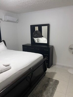 2 chambres, fer et planche à repasser, Wi-Fi gratuit, draps fournis