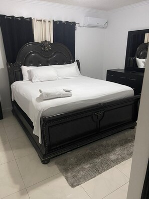 Iron/ironing board, free WiFi, bed sheets
