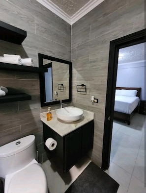 Douche, serviettes fournies