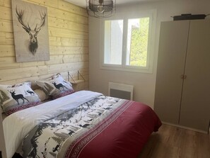 2 bedrooms, free WiFi - Apartment with Wifi and Secure Parking (Les Angles)